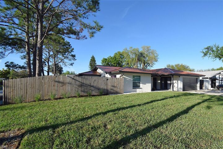 Property Photo: 12931 82nd Avenue N FL 33776