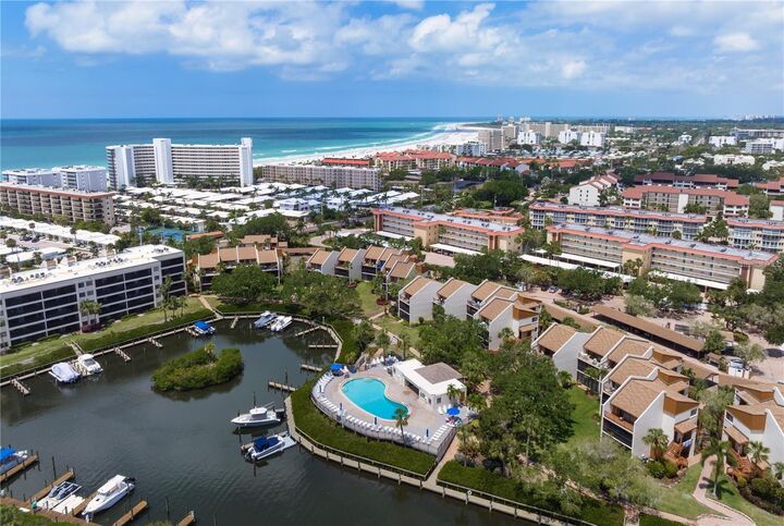 Property Photo: 1400 Cove Ii Place 631 FL 34242