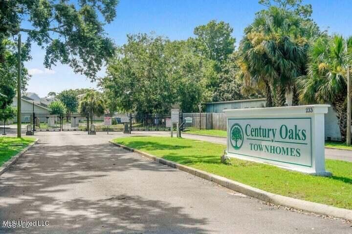 Property Photo:  1101 Century Oaks Drive  MS 39507 
