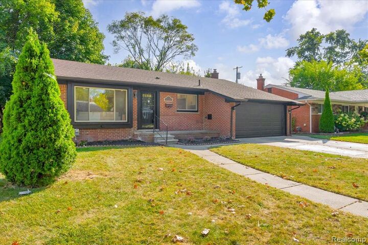 Property Photo: 27407 Buckingham Street MI 48154 4609