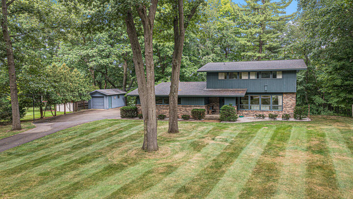 Property Photo:  3307 Lake Drive  MI 49010 