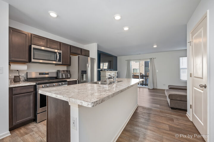 Property Photo:  2544 Alison Avenue  IL 60140 