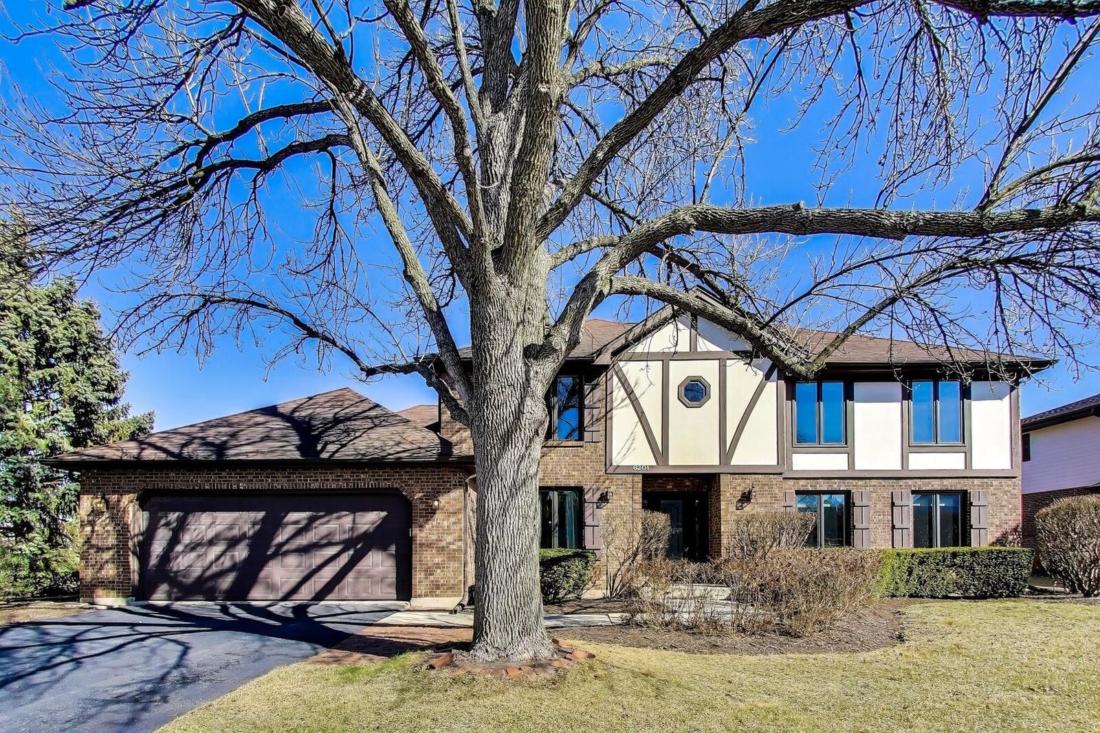 Property Photo: 6201 Sleepy Hollow Lane IL 60532