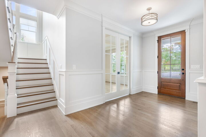 Property Photo:  469 S Sunnyside Avenue  IL 60126 