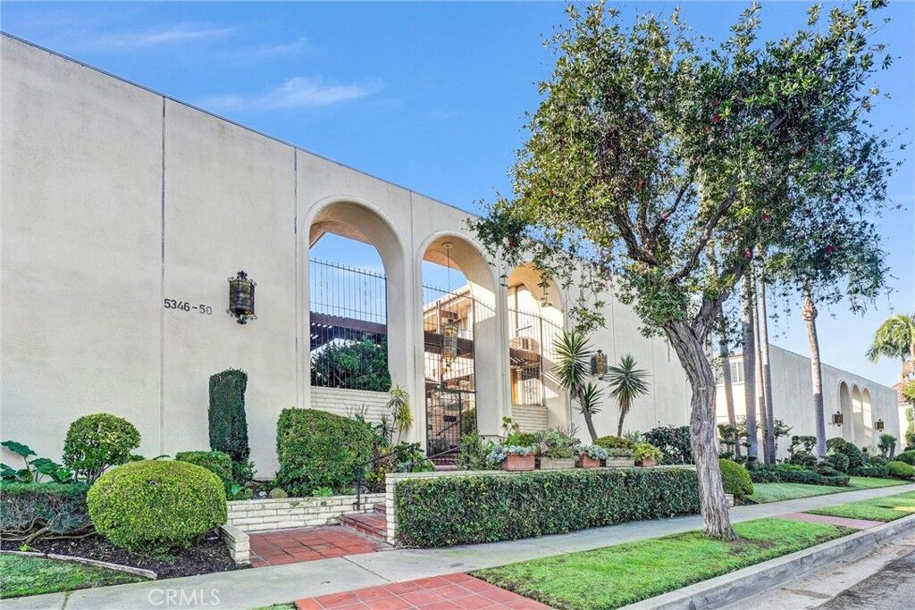 Property Photo: 5348 Fairview Boulevard 3 CA 90056