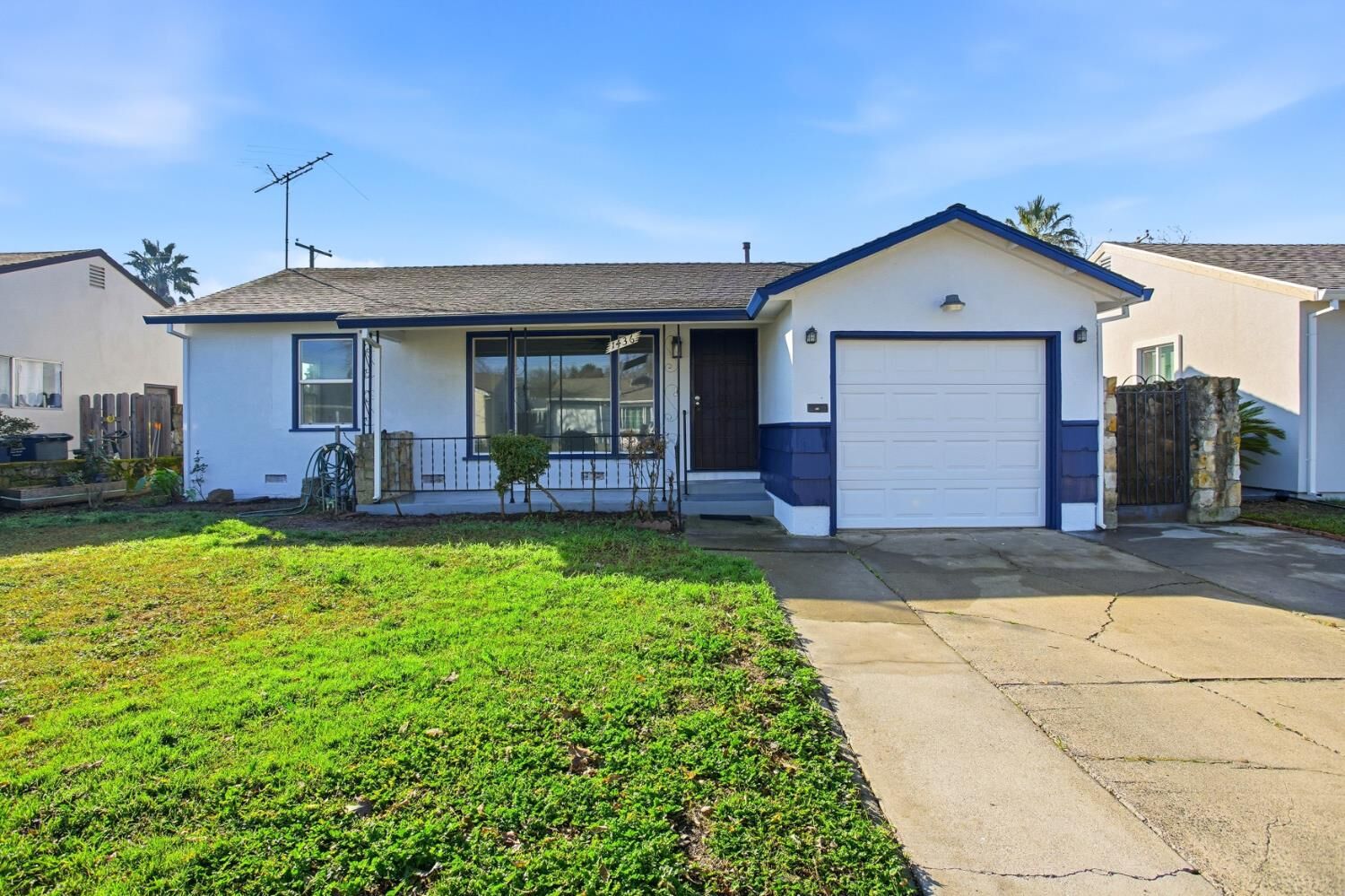 Property Photo:  1436 Sterling Street  CA 95822 