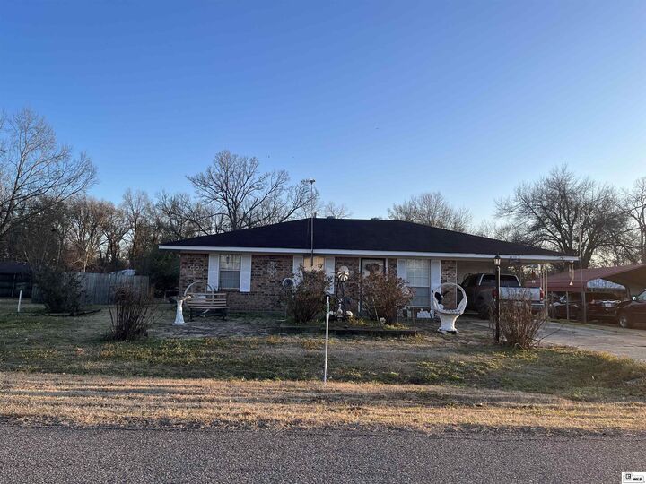 Property Photo:  110 Pinkie Street  LA 71282 
