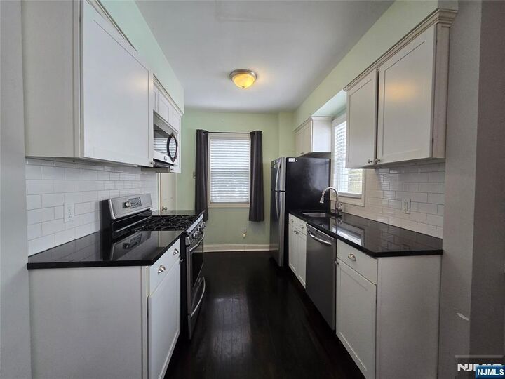 Property Photo:  48 Freeman Place  NJ 07110 