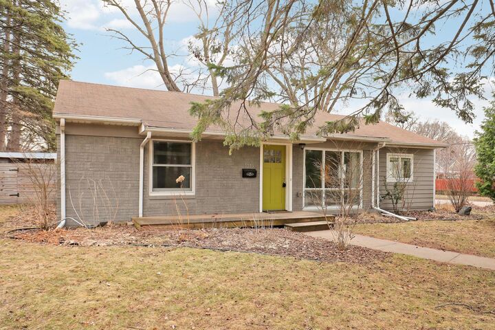 Property Photo:  3305 Arthur Street NE  MN 55418 