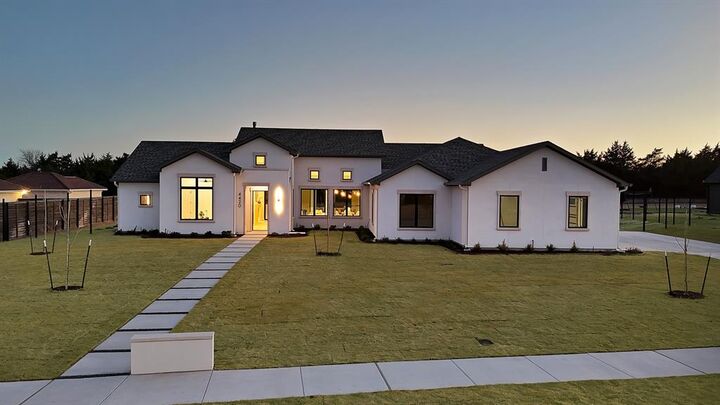 Property Photo:  4420 Azalea Way  TX 76065 