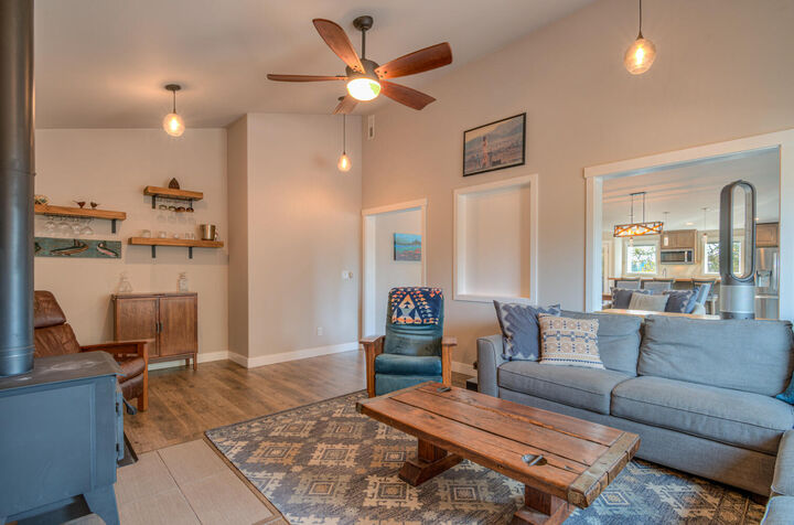 Property Photo:  16732 Contorta Place  OR 97739 