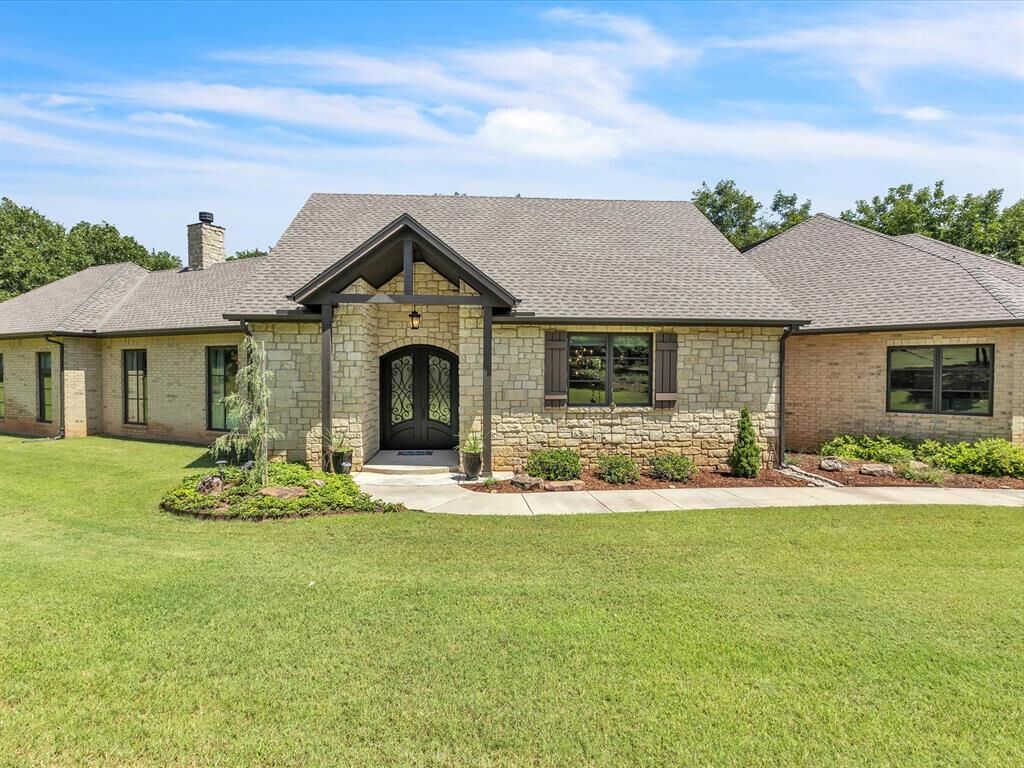 Property Photo:  6941 E Coffee Creek Road  OK 73034 