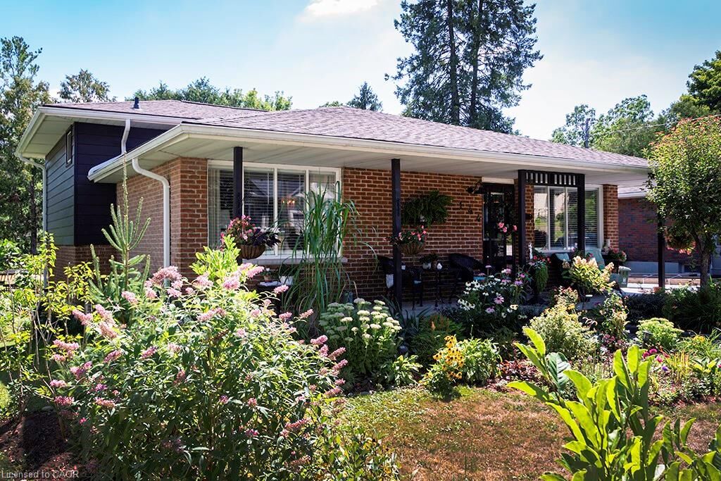 Property Photo:  144 Canterbury Street  ON N5C 1C8 