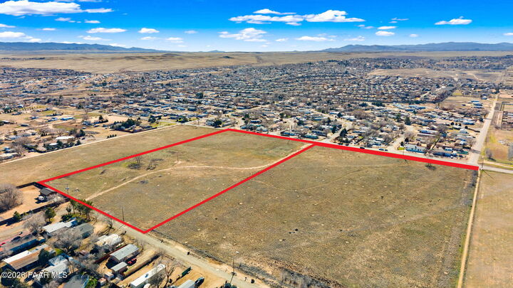 Property Photo:  1400 E Road 2 North  AZ 86323 