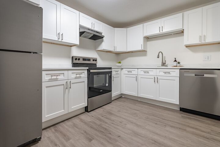 Property Photo:  42 Old Colony Way 29  MA 02653 