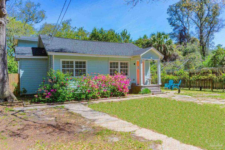 Property Photo: 10 N Jamaica St FL 32507