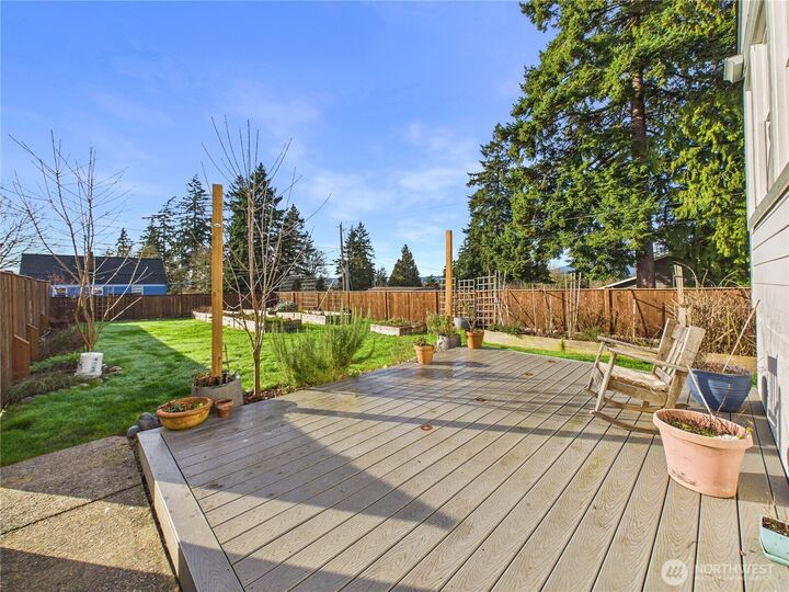 Property Photo:  2103 E 21st Street  WA 98310 
