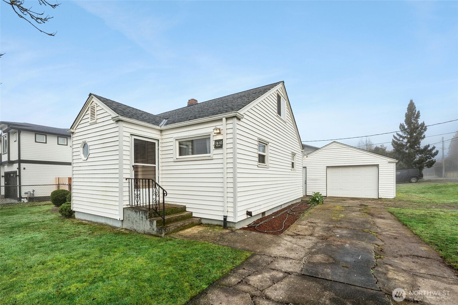 Property Photo:  1610  Maine Street  WA 98354 