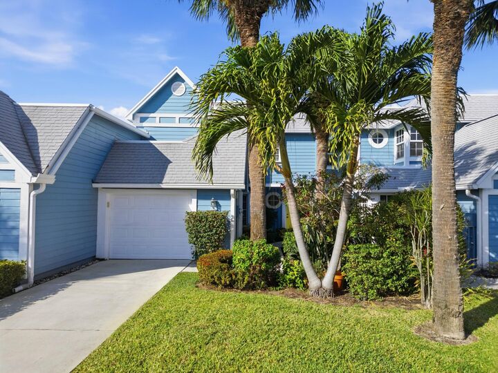 Property Photo: 813 Ocean Dunes Circle FL 33477
