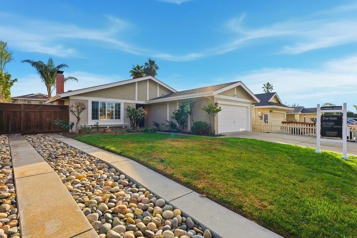 Property Photo:  318 Avenida Pinos  CA 95123 