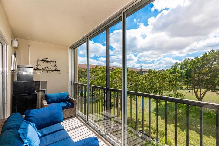 Property Photo: 12550 SW 15th St 302E FL 33027