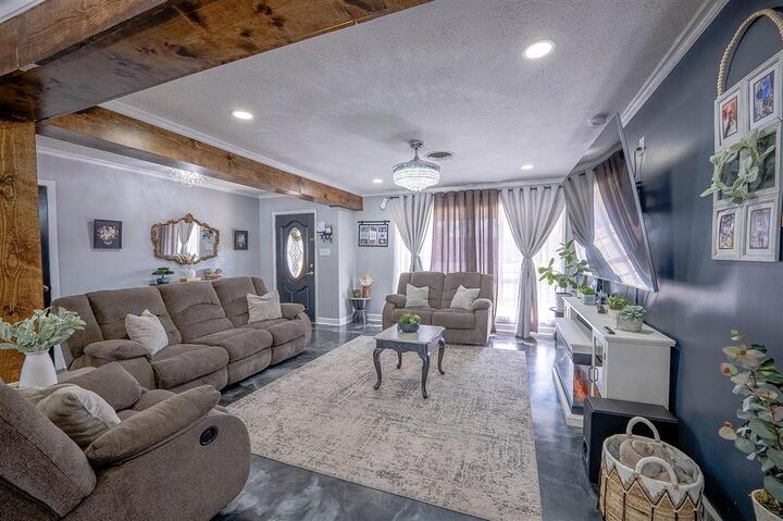 Property Photo:  242 Spring St  LA 70605 