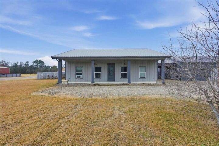 Property Photo: 2892 Hardee Road LA 70615