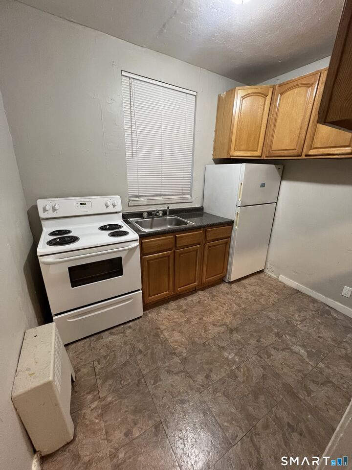 Property Photo:  276 Collins Street 109  CT 06105 