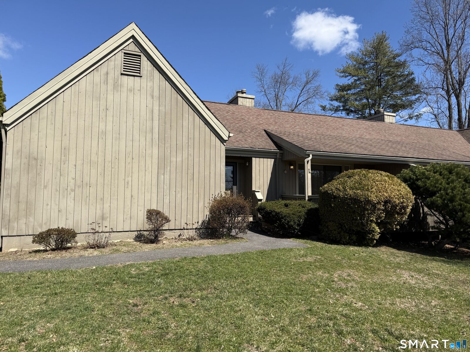 Property Photo: 133 Bannock Lane B CT 06614