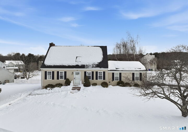 Property Photo: 122 Baldwin Drive CT 06457