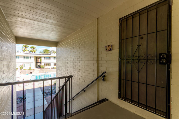 Property Photo: 8150 E Broadway Boulevard H-202 AZ 85710