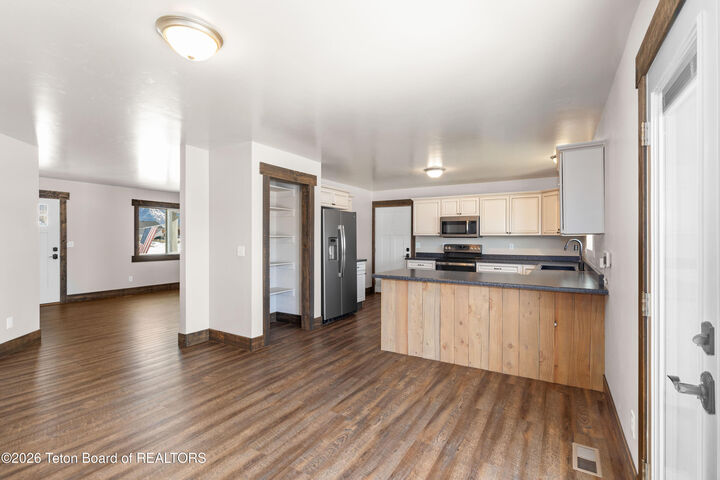 Property Photo:  242 Holly Dr  WY 83127 