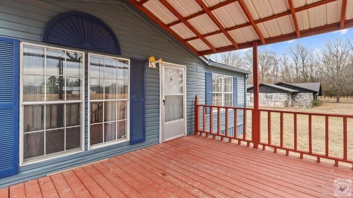 Property Photo: 820 County Road 3676 TX 75572