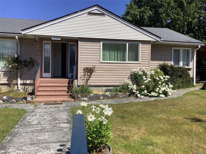 Property Photo: 220 17th Ave BC V0N 3E0