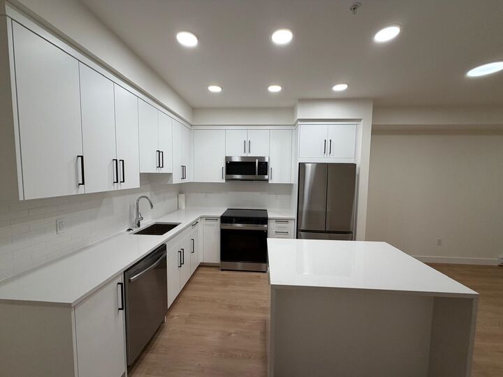 Property Photo: 33816 South Fraser Way 309 BC V2S 0P2
