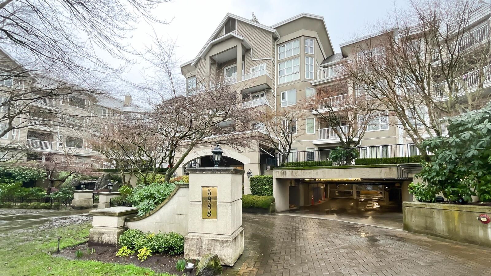 Property Photo: 5888 Dover Crescent 425 BC V7C 5R9