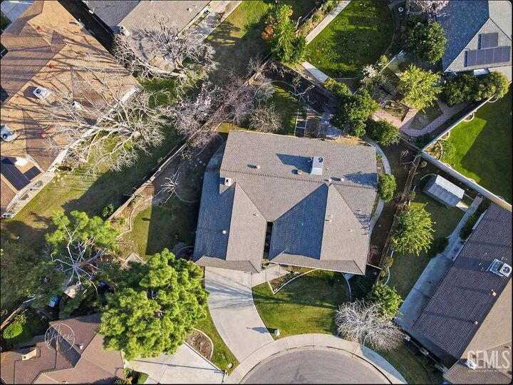 Property Photo:  5401 Burning Tree Court  CA 93309 