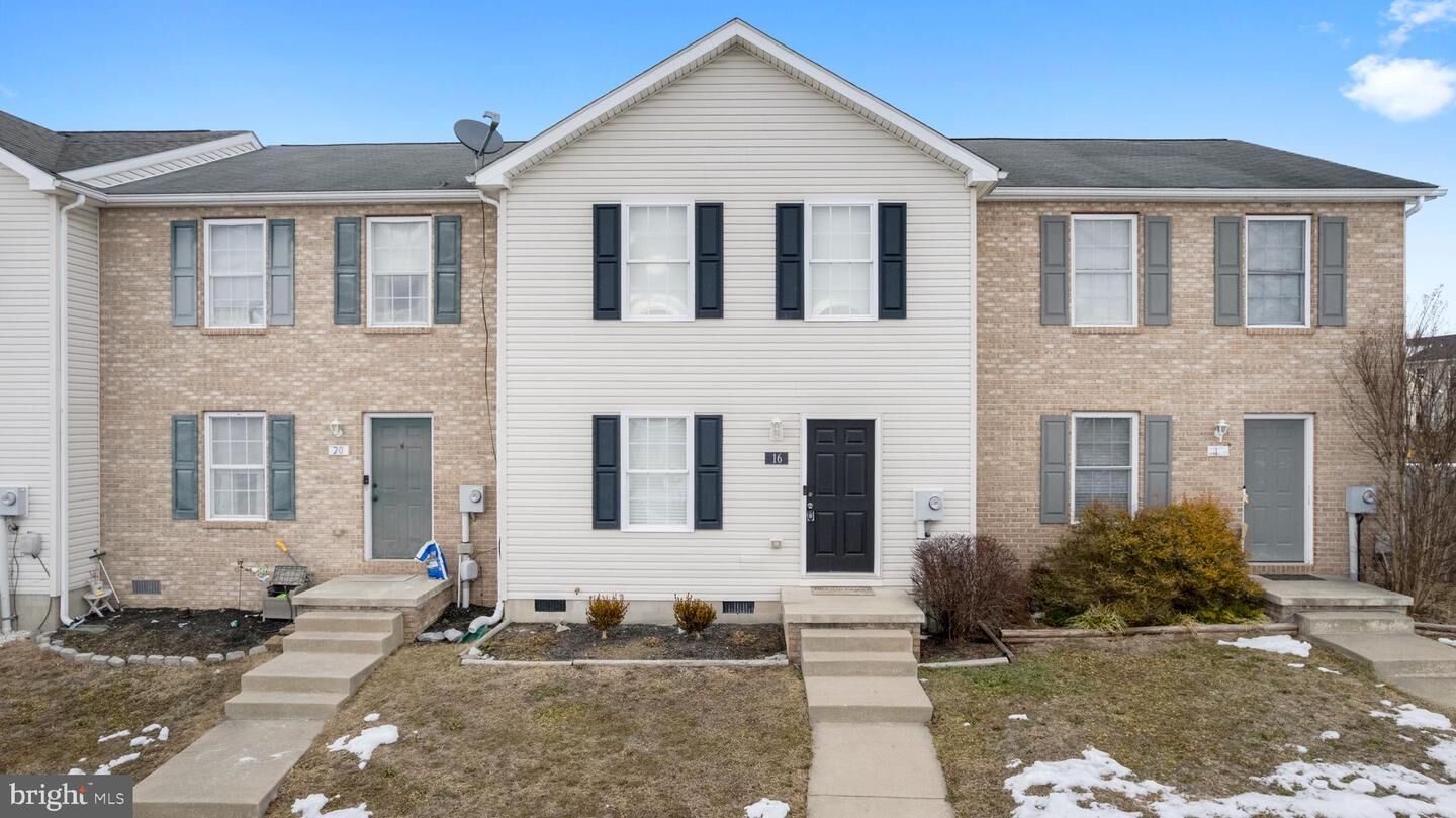 Property Photo:  16 Chalk Lane  WV 25428 