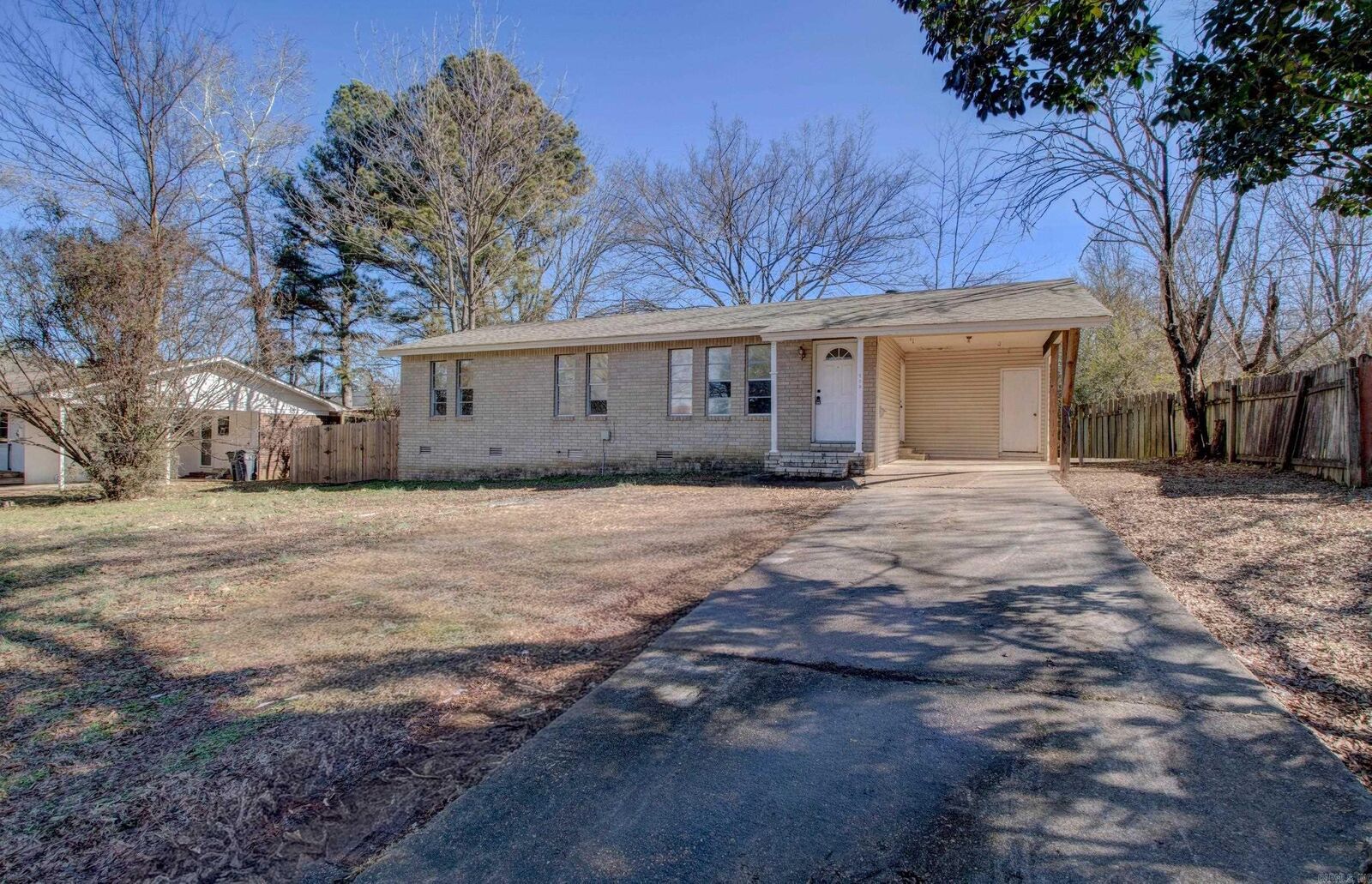 Property Photo:  710 N Pine  AR 72143 