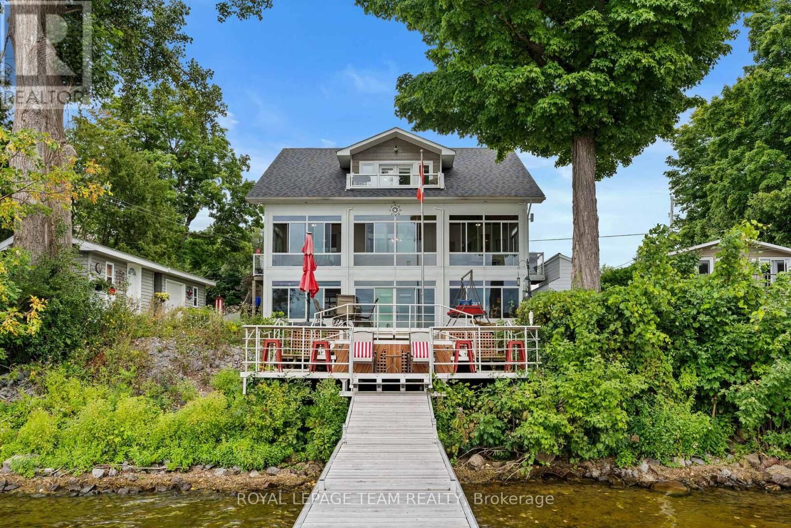 Property Photo: 330 Gardiner Shore Road ON K7C 0C4