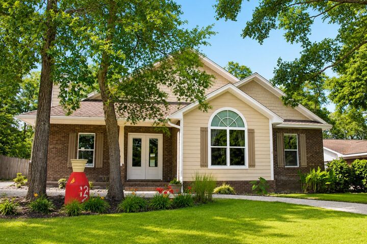 Property Photo:  266 Florida Avenue  FL 32580 