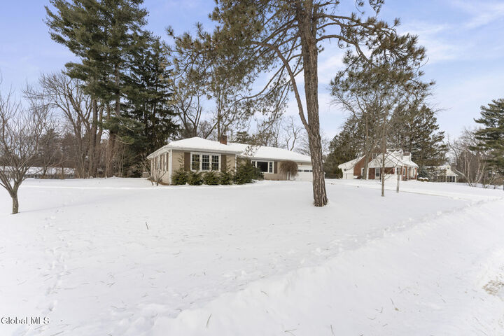 Property Photo: 6 Maple Ridge Avenue NY 12061