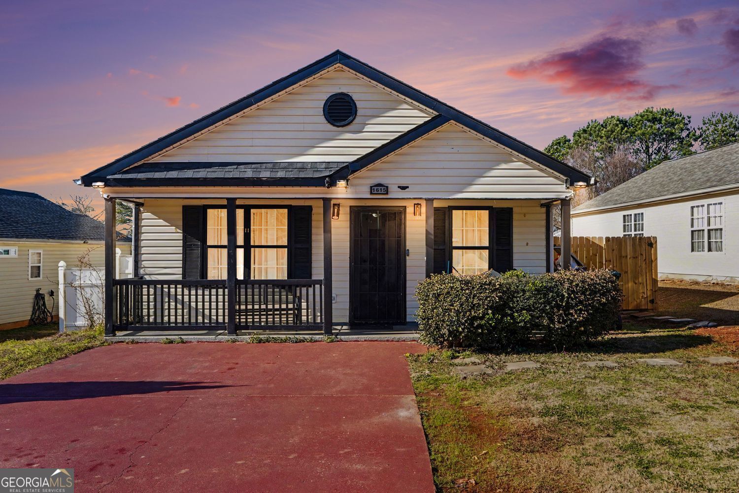 Property Photo: 1615 Hallmark Hills Drive GA 30223