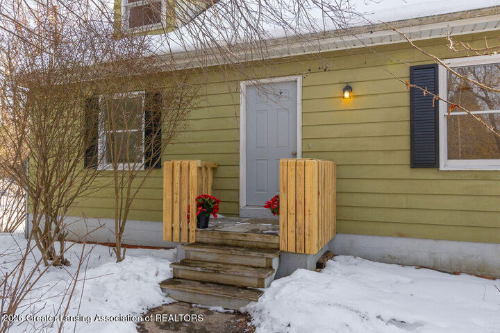 Property Photo:  6266 E Clark Road  MI 48808 