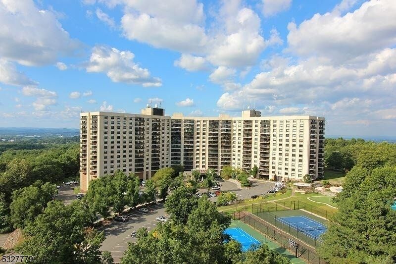 Property Photo:  2 Claridge Dr 2ae  NJ 07044 