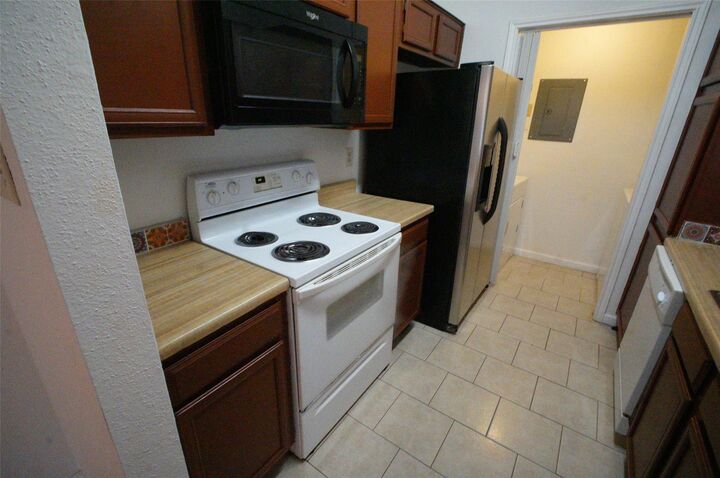 Property Photo: 8197 Sands Point Drive 137 TX 77036