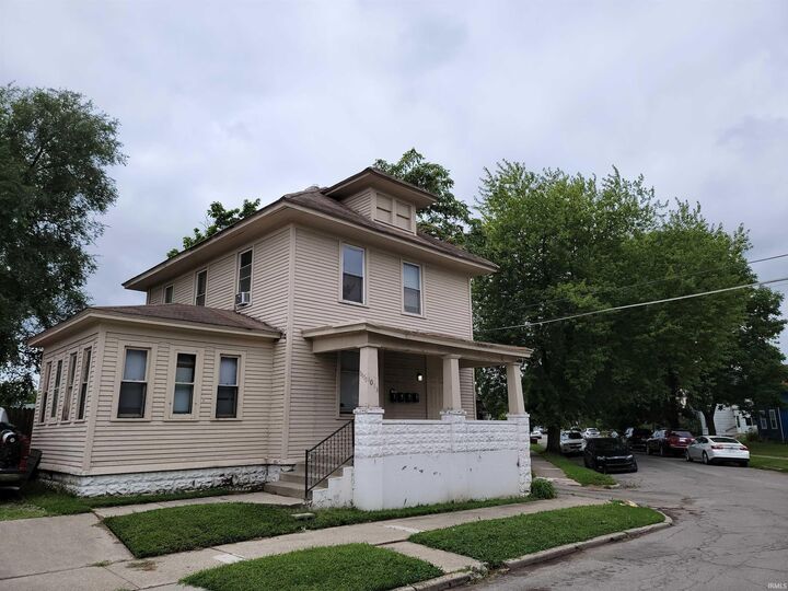 Property Photo:  1013 Stophlet Street  IN 46802-4319 