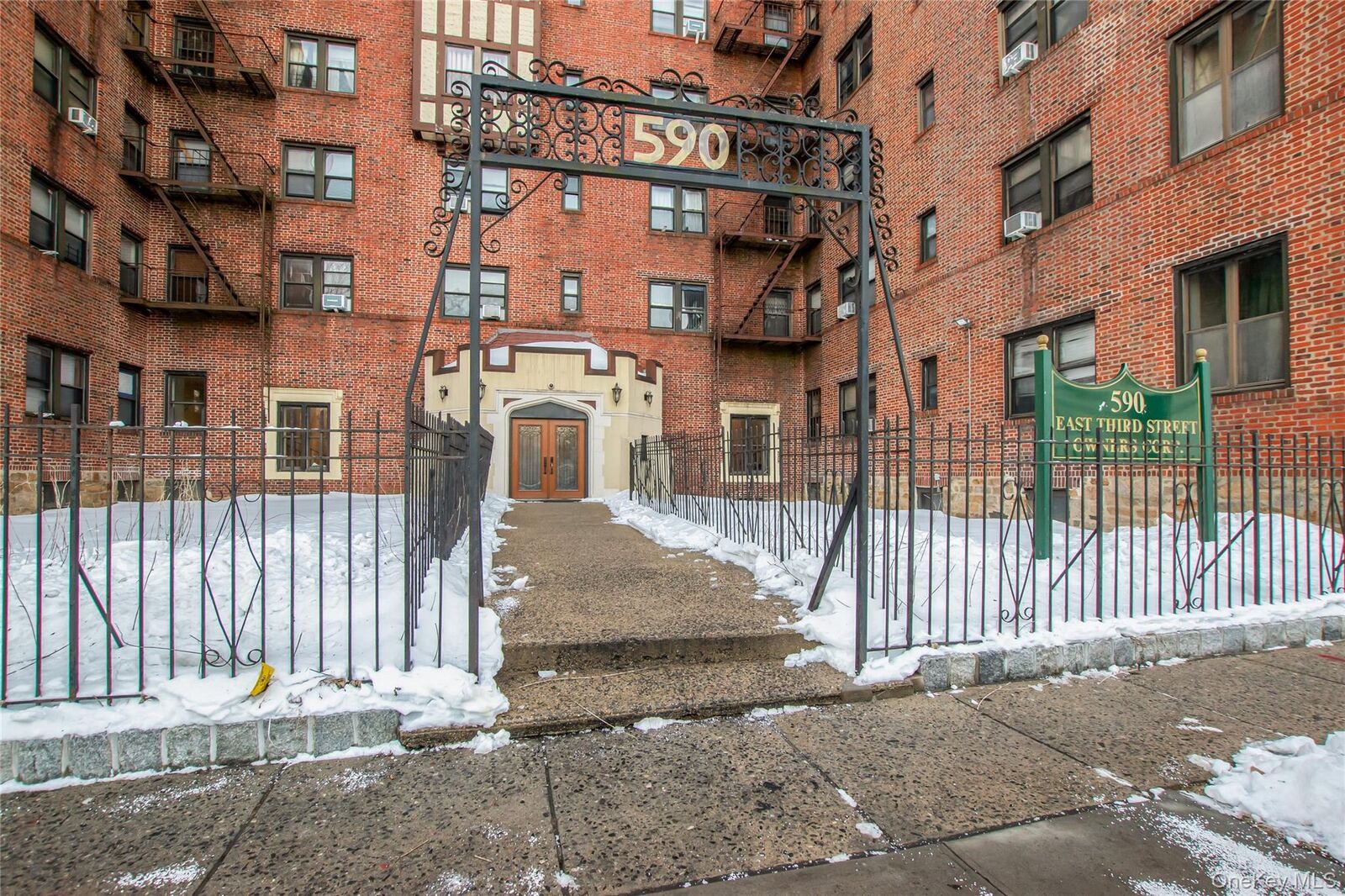 Property Photo:  590 E Third Street 2D  NY 10553 