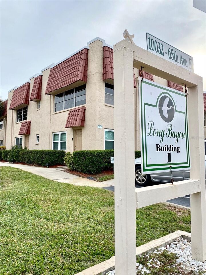 Property Photo:  10032 65th Avenue N 17  FL 33708 