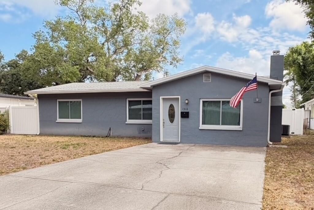 Property Photo: 1312 57th Avenue N FL 33703
